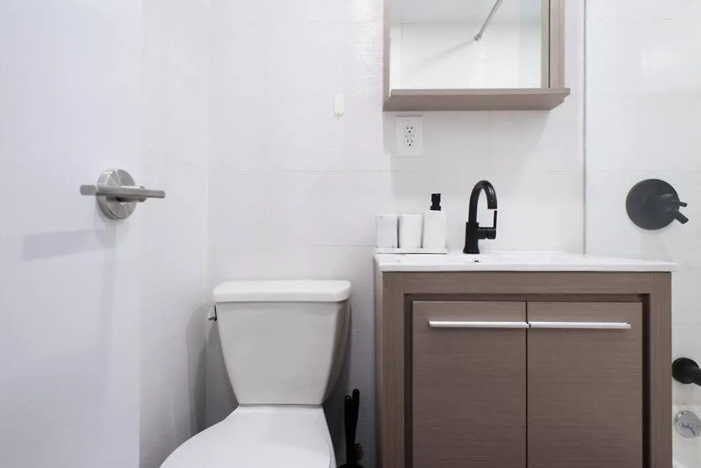 69-3D Holiday Charm Prime Lower East Side Brand New 1Br New York 0*,
